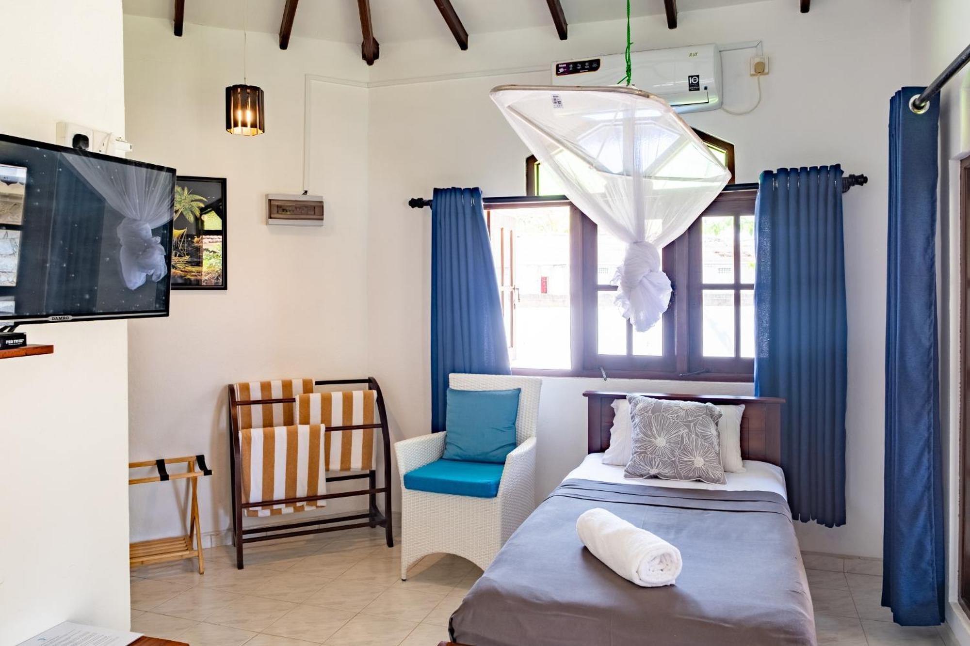 Serenity Beach Cabanas แทนกาลเล ภายนอก รูปภาพ