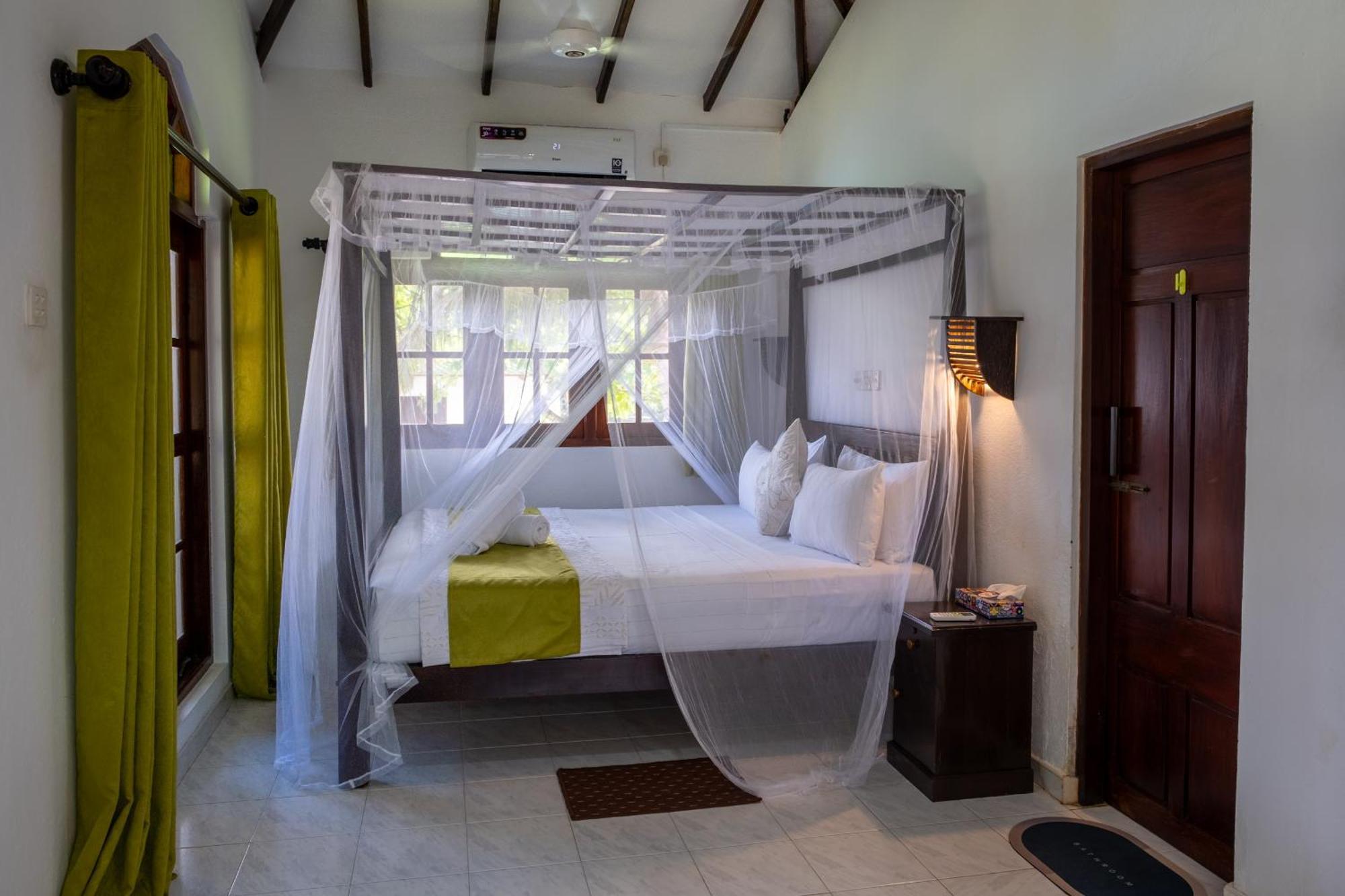 Serenity Beach Cabanas แทนกาลเล ภายนอก รูปภาพ